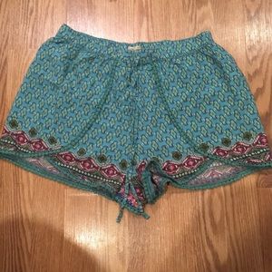Brand new hollister flowy shorts